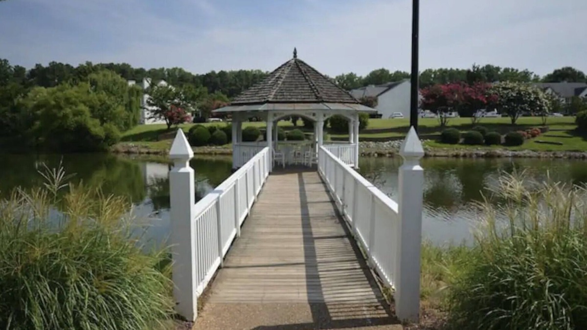 Berkeley Resort | 1 Bedroom Suite @ The Historic Powhatan Resort