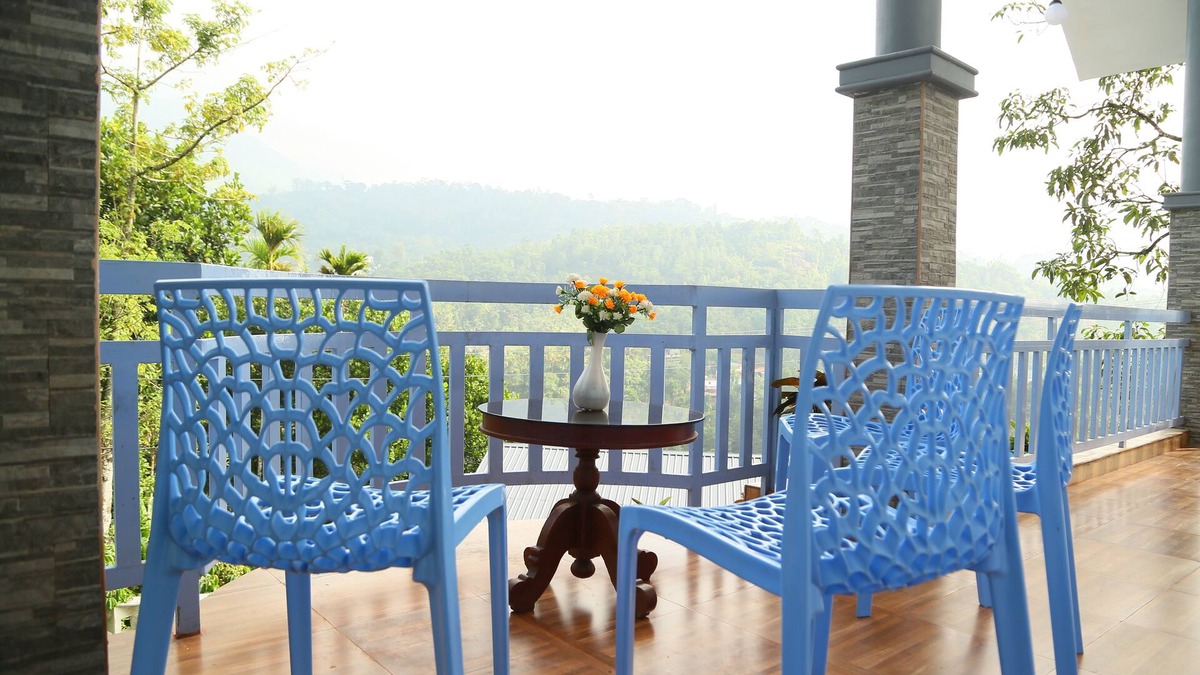 Anachal Bed & Breakfast | 1 Bedroom with Balcony Mountain View