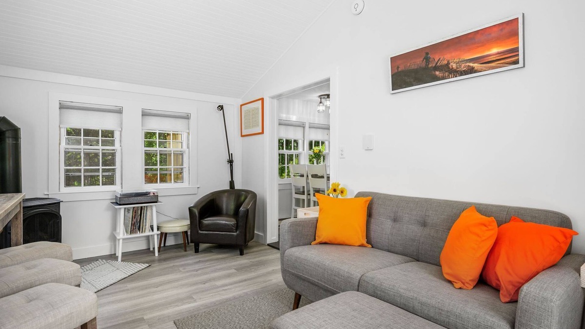 Orleans House | 1 bedroom with den sleeps 4 in Orleans near Skaket beach