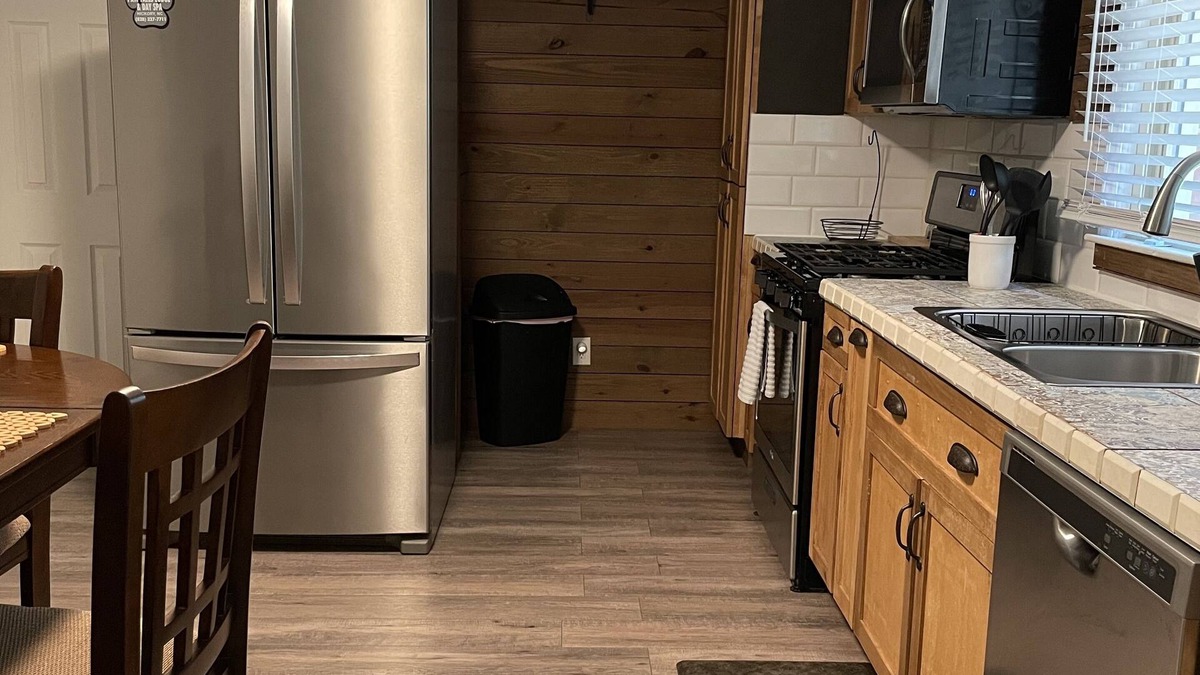 Hickory House | 1 Bedrooms 1 Bath apartment in a very nice and quiet neighborhood