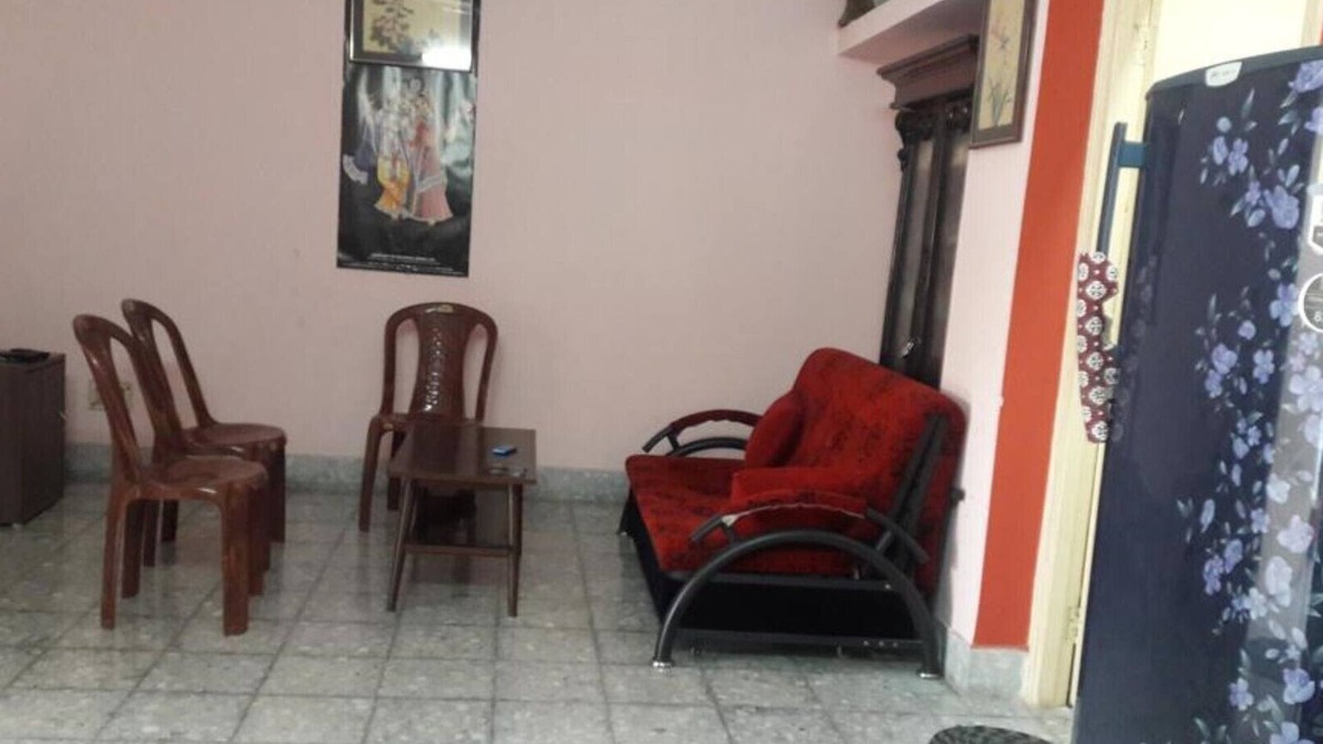Kalighat Apartment | 1 Bhk fully furnished apt. on ground floor centrally located in heritage bed