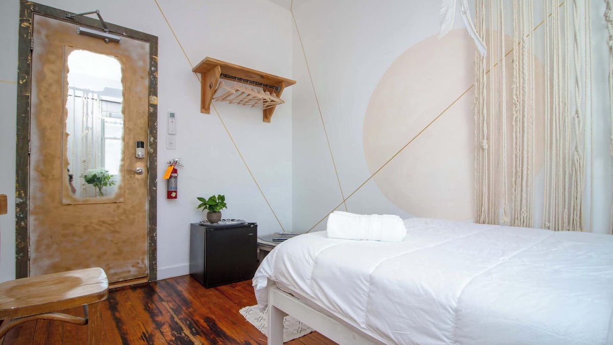 Queens House | 1 BLK from the Beach! The High Tide Studio #1