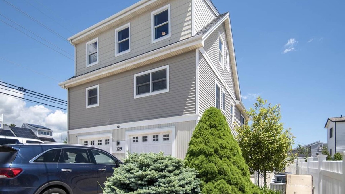 Ship Bottom House | 1 block to beach - Great for large/multiple families