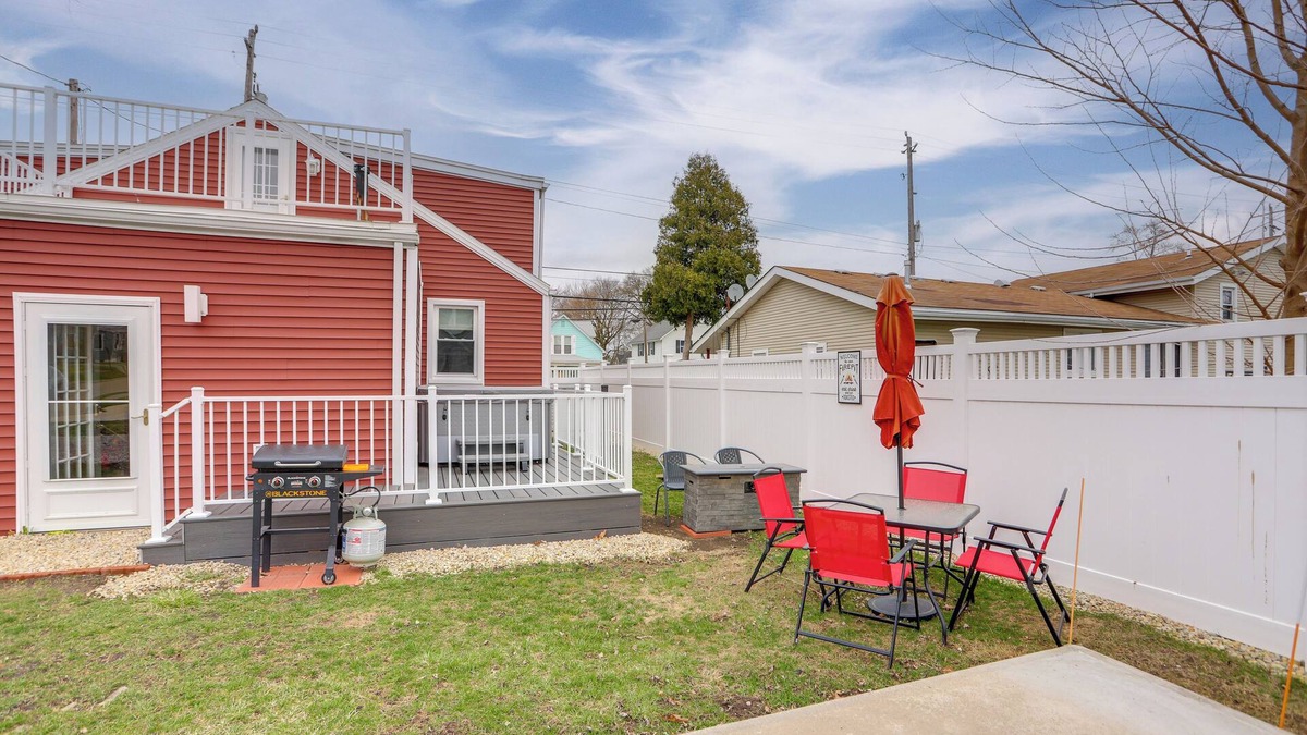 Port Clinton House | 1 Block to Beach: Home w/Hot Tub in Port Clinton!