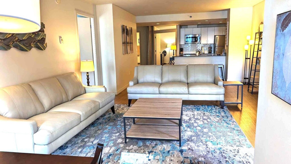 Downtown Seattle Apartment | 1 Block to Pike Pl Market ~ View Balcony ~ Best Location in Seattle - HUGE unit!