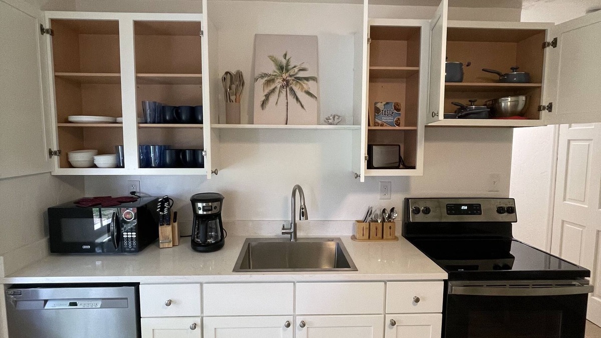 Venetian Way House | 1 block to the beach, perfect!