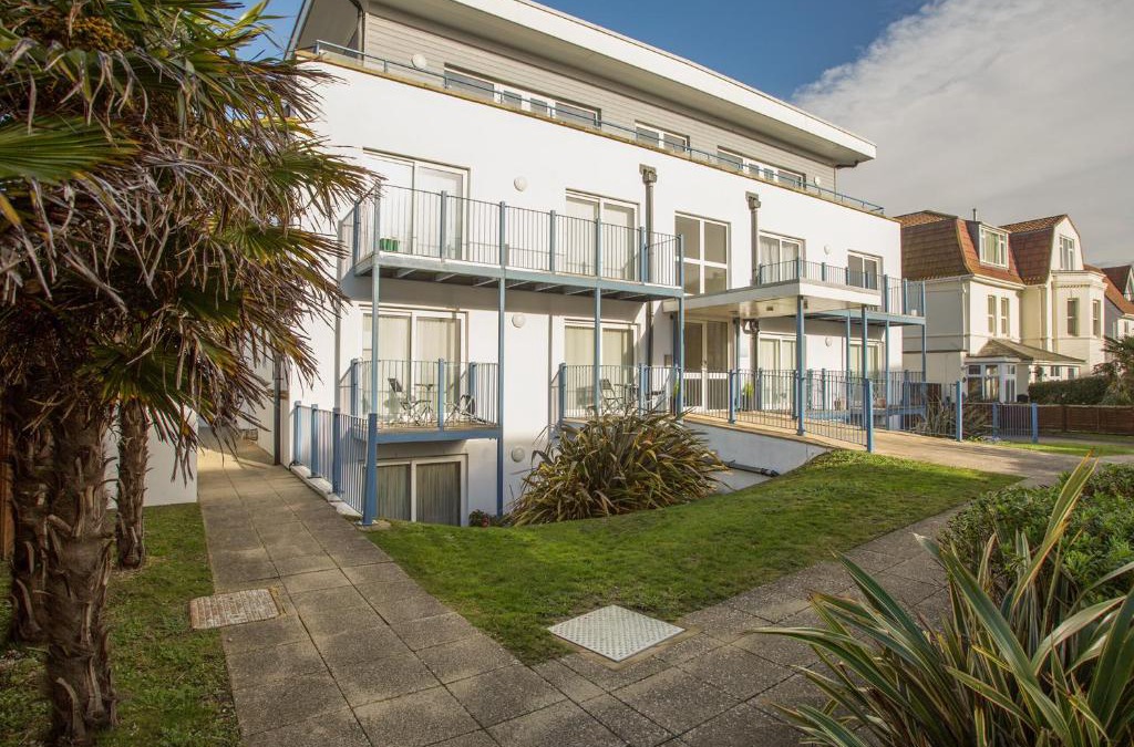 Southbourne Apartment | 1 Blue Waters