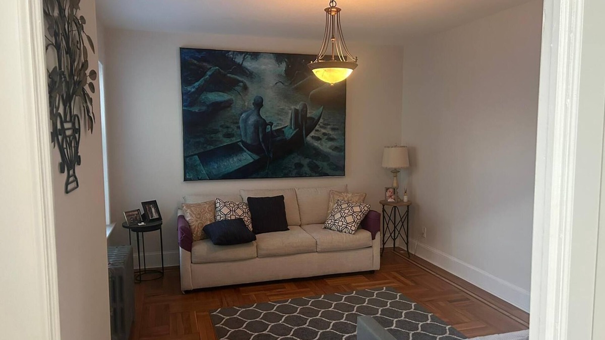 Union City Apartment | 1 BR, 1 BA, 15 minutes from Manhattan! Cozy apartment close to bus to city.