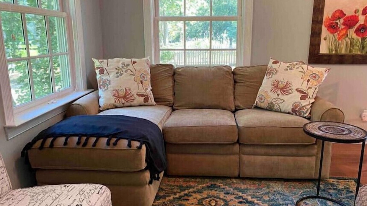 Dogue House | 1 BR, 1 BA Guesthouse Getaway on the Rappahannock River w Firepit + Dock