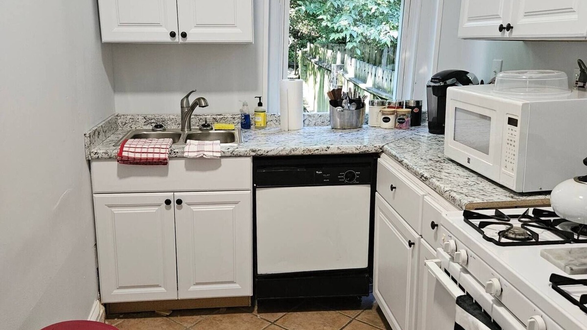 Clifton Heights House | 1 BR Apartment Sleeps 4 Near UC and Downtownnn