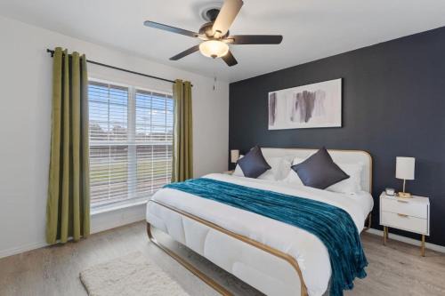 West Campus Apartment | 1 Br Apt Next 2 Downtown - Cozy