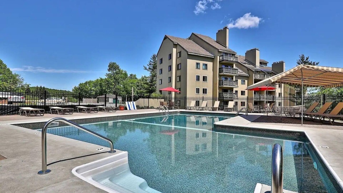 Killington Condo | 1 BR Best Location! Pools/Massage Chair/Hottubs!nSummer '25 long term rental ok!