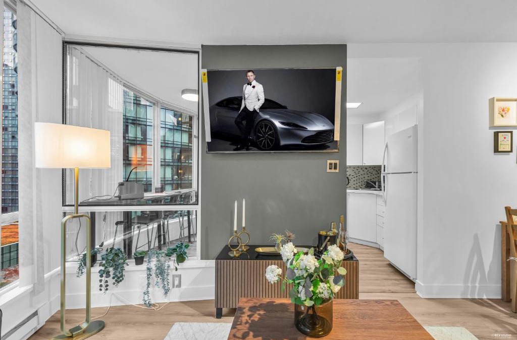 Coal Harbour Apartment | 1-BR Condo in Downtown Coal Harbour with Parking and City Views