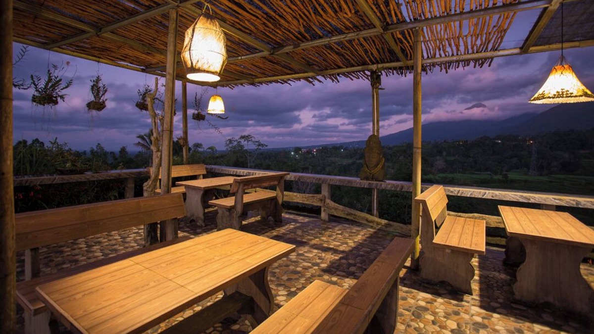 Baturiti House | 1 BR Deluxe with Garden View near Bedugul