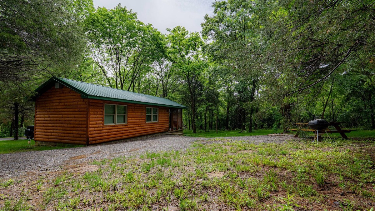 Equality Cabin | 1 BR Hot Tub Cabin- Closest Cabins to Garden of the Gods-Shawnee National Forest