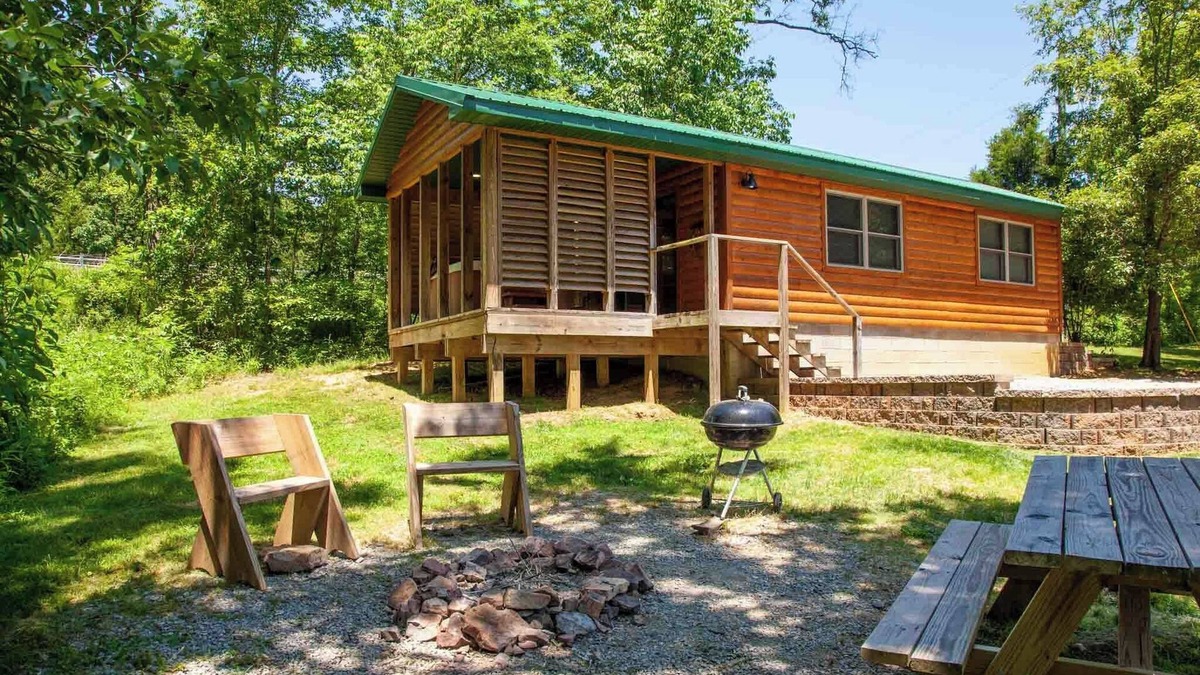 Equality Cabin | 1 BR Hot Tub Cabin- Closest Cabins to Garden of the Gods-Shawnee National Forest