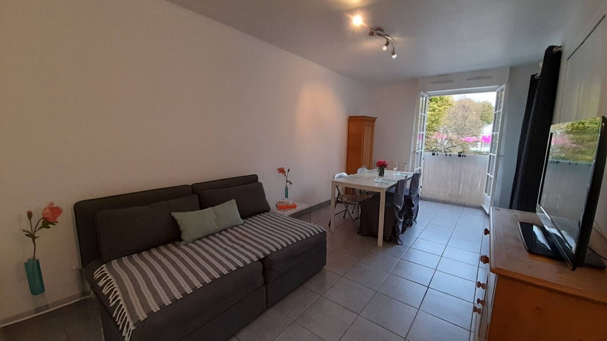 La Roche-Posay Apartment | 1-BR in city center with WiFi and elevator in La Roche-Posay