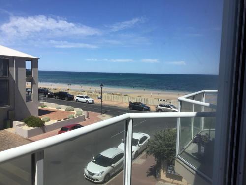 Glenelg South Apartment | 1 BR Oceanview - Glenelg South