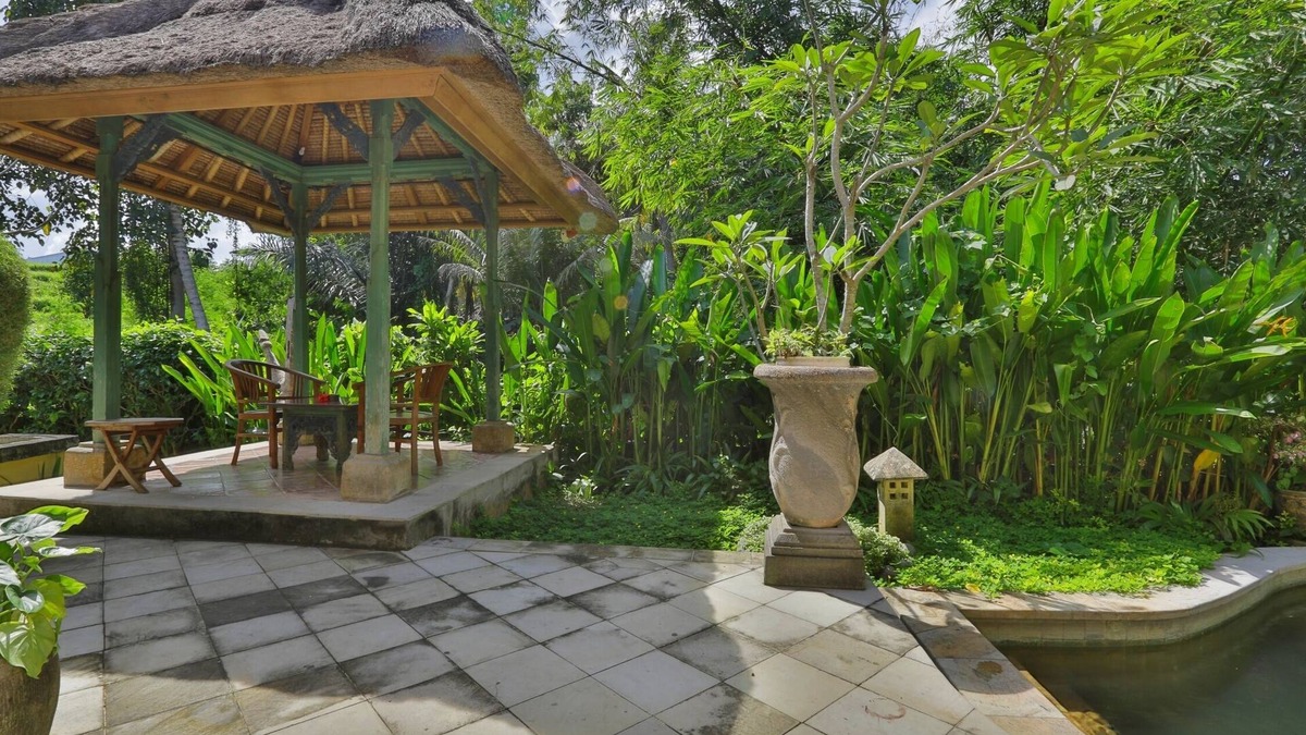 Penatih Villa | 1 BR Villa near Ubud with a private plunge pool and a living area incl breakfast