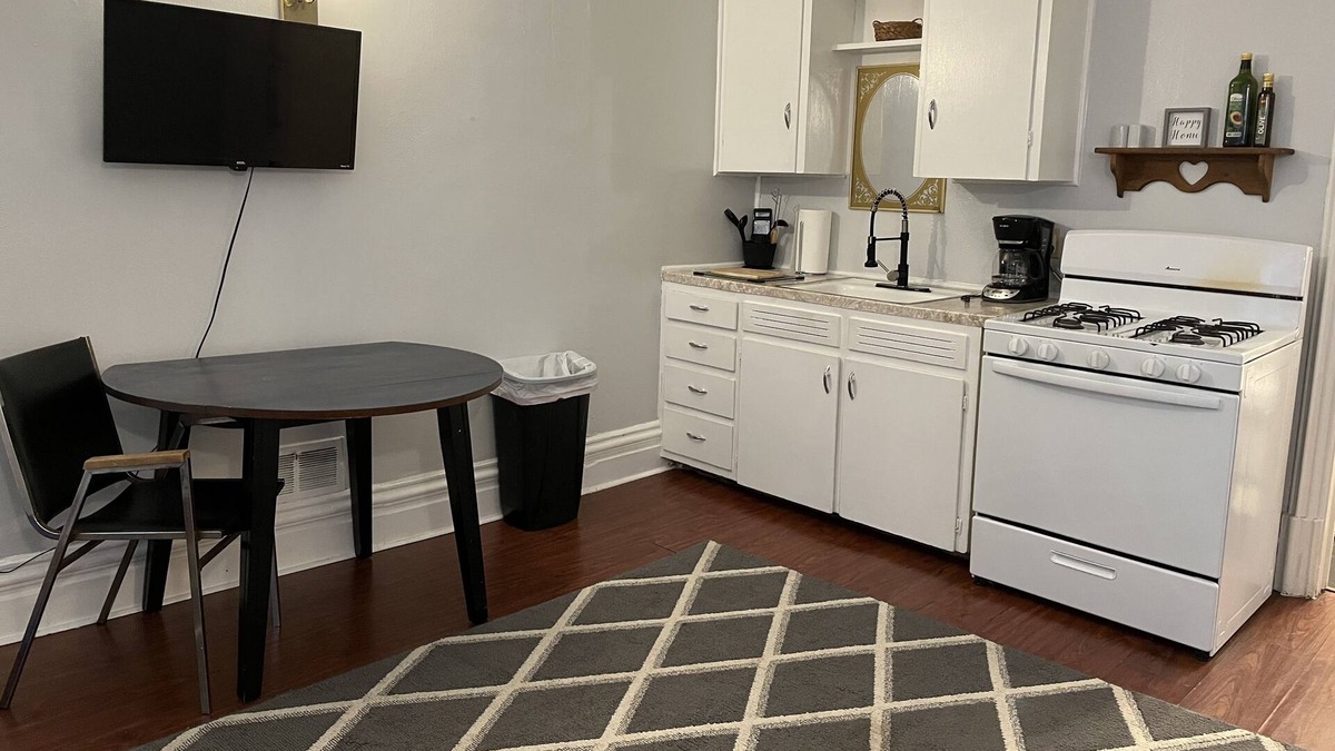 Flint Apartment | #1 Central Park Downtown Apartment