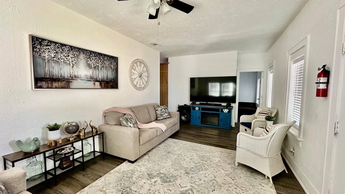 Midland House | #1 Charming 5BR 1BA Home in Midland – Comfort, Convenience & Great Location!