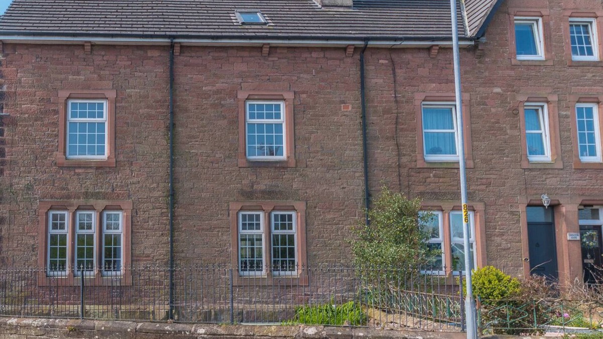 Calder Bridge House | 1 CLEATOR GATE, pet friendly, character holiday cottage in Cleator