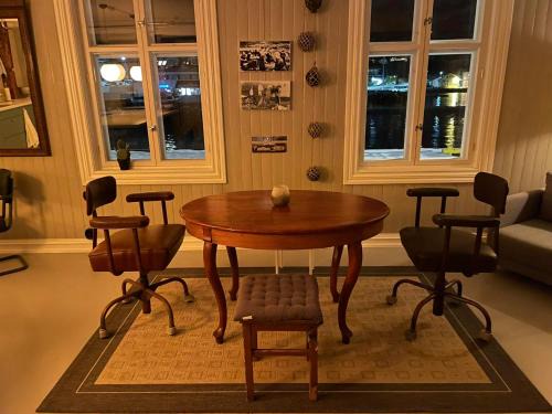 Lødingen Apartment | 1. etg i Dampskipsbrygga, Lødingen havn