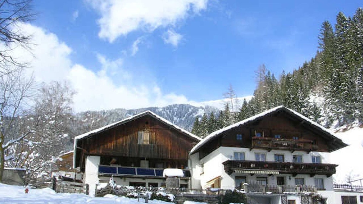 Thurn Apartment | 1 holiday apartment. Dolomites view for 4-6 persons - STOFFENHOF