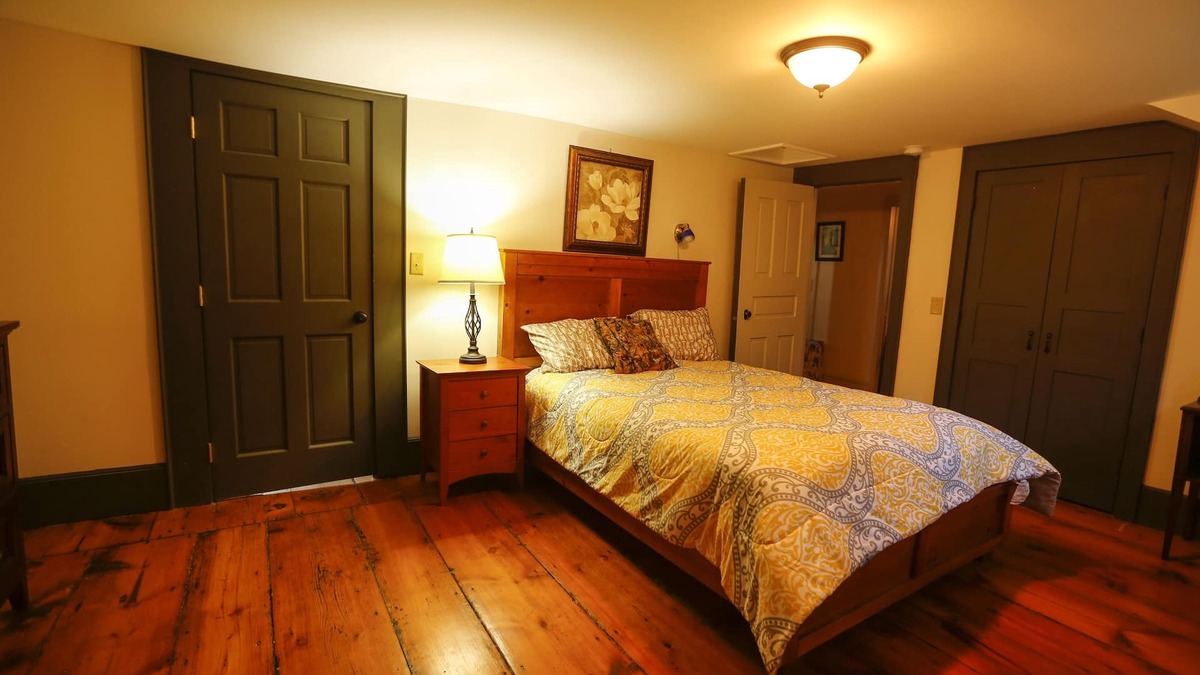 Cooperstown House | #1 Location for CDP. Fire-pit & Fishing Pond. FUN & Private. 5 bedrooms, 3 baths