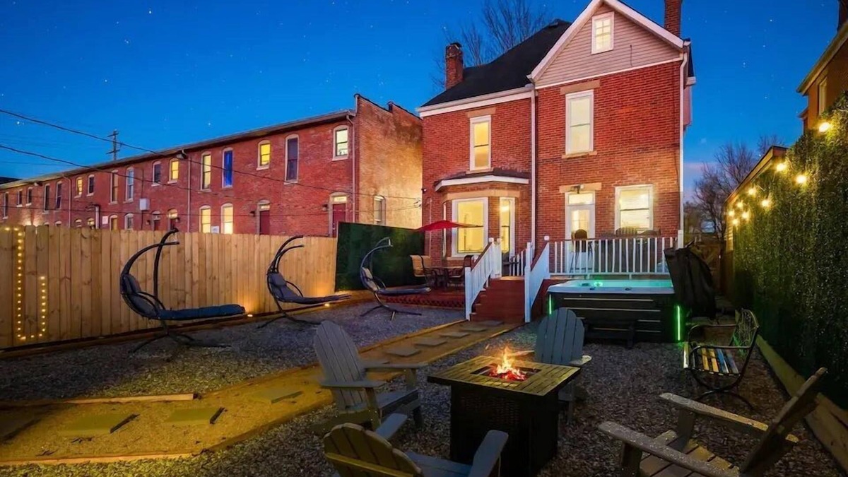 Weinland Park House | #1 Location ~ Hot Tub ~ Game Room ~ 5 King Beds!