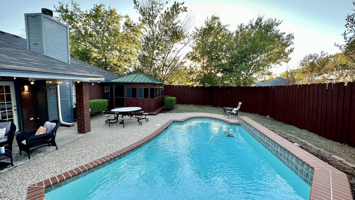 Killeen House | 1- Luxurious Cozy Home w/Pool, Hot Tub Hut, Sleeps 8+