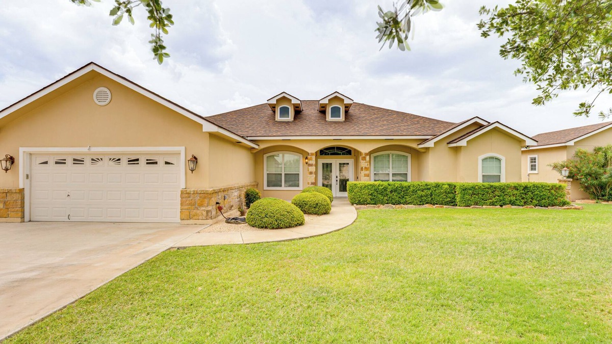 Amistad National Recreational Area House | 1 Mi From Lake: Pet-Friendly Del Rio Gem