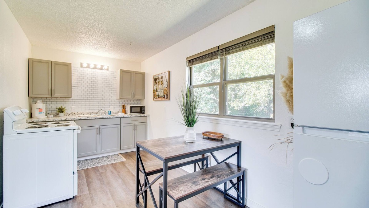Sallisaw Cottage | < 1 Mi to Cherokee Casino Sallisaw! Home Near I-40