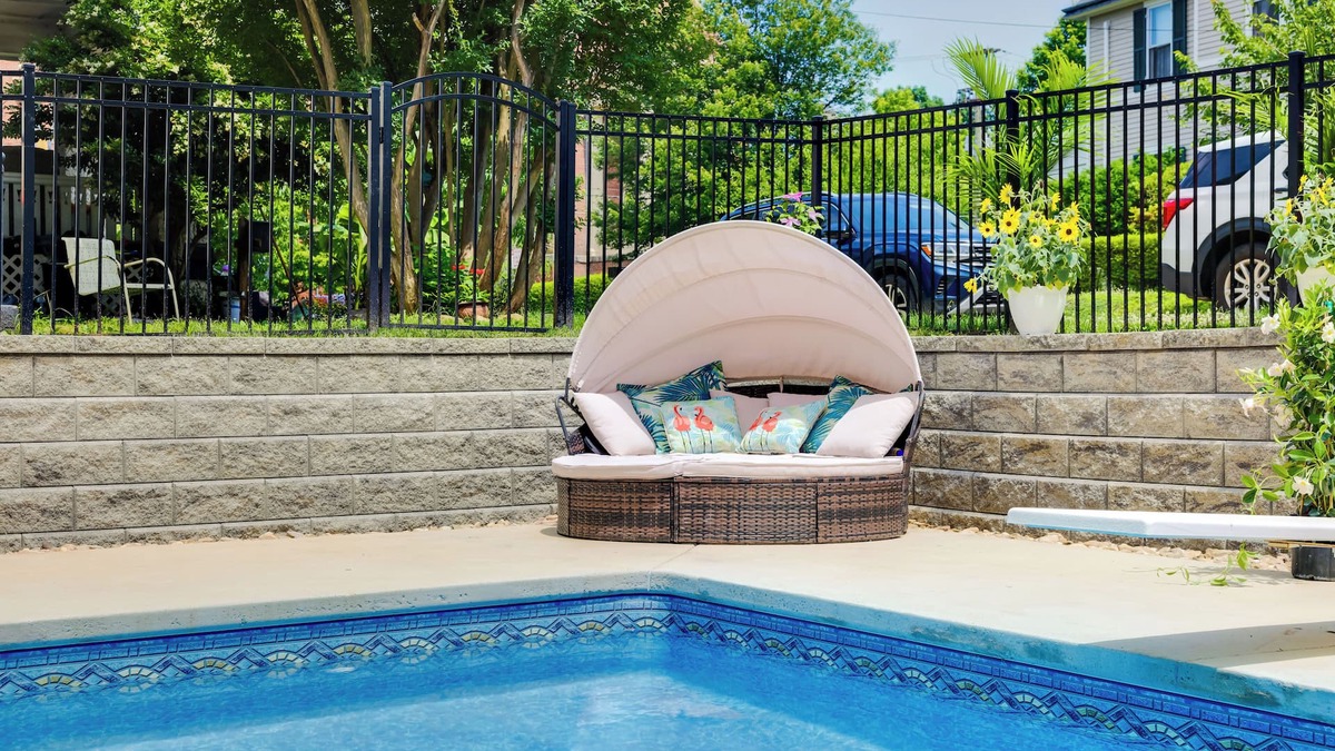 Lynchburg Cottage | 1 Mi to Downtown Lynchburg: Cozy Apt w/Pool