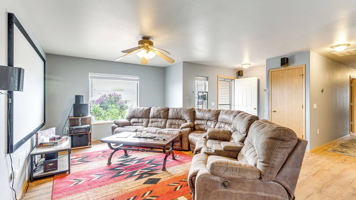 Cedaredge House | 1 Mi to Dtwn: Family Retreat in Cedaredge!