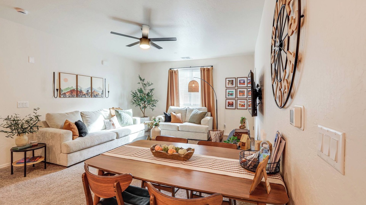 Flagstaff Condo | 1 Mi to Dtwn Flagstaff: Condo w/2 Balconies!