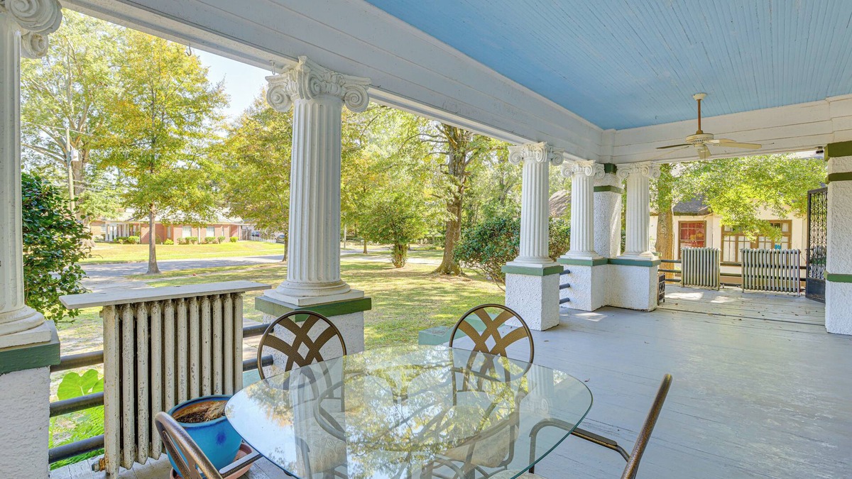 Meridian Cottage | 1 Mi to Dtwn Meridian: Historic Home w/Porch!