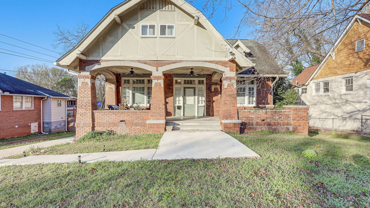 Macon House | 1 Mi to Dtwn: Welcoming Macon Home w/Yard