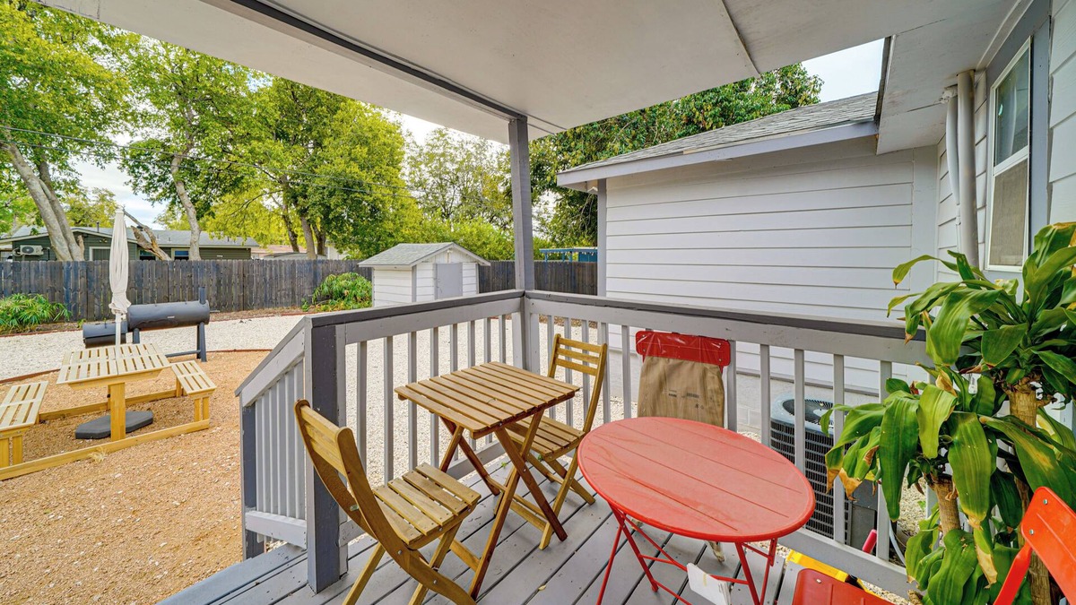 Arena District House | < 1 Mi to Frost Bank Center: Home w/Deck + Grill!
