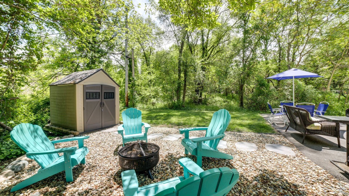 Miller Beach House | 1 Mi to Indiana Dunes Nat'l Park: Home w/Patio!