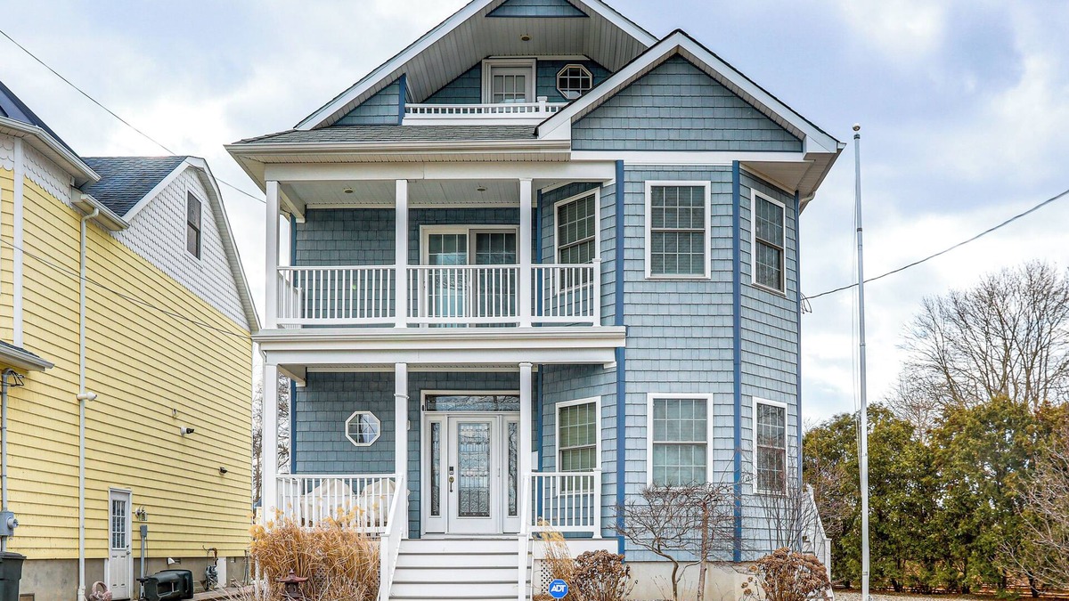 Point Pleasant Beach House | 1 Mi to Jenkinson's Boardwalk: Family Gem w/Grill