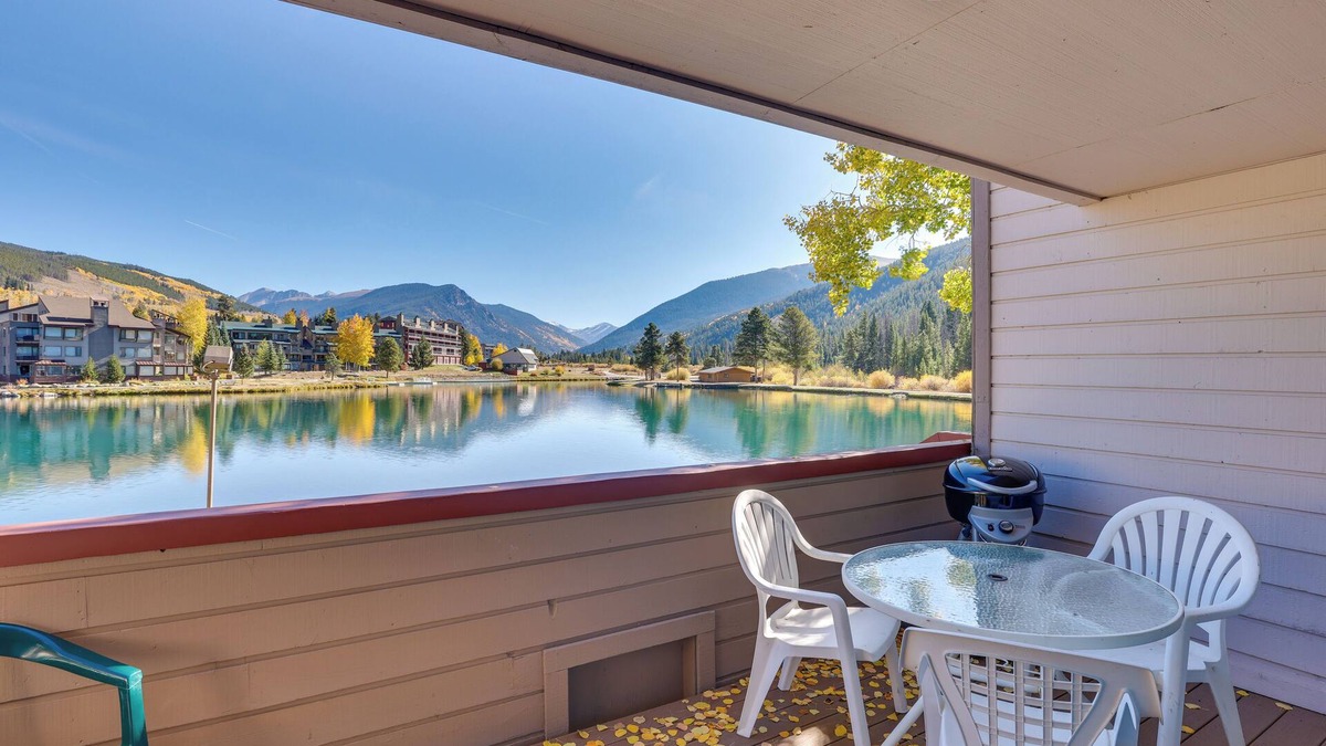 Lakeside Village Condo | 1 Mi to Keystone Ski Lift: Lakefront 4-Season Gem
