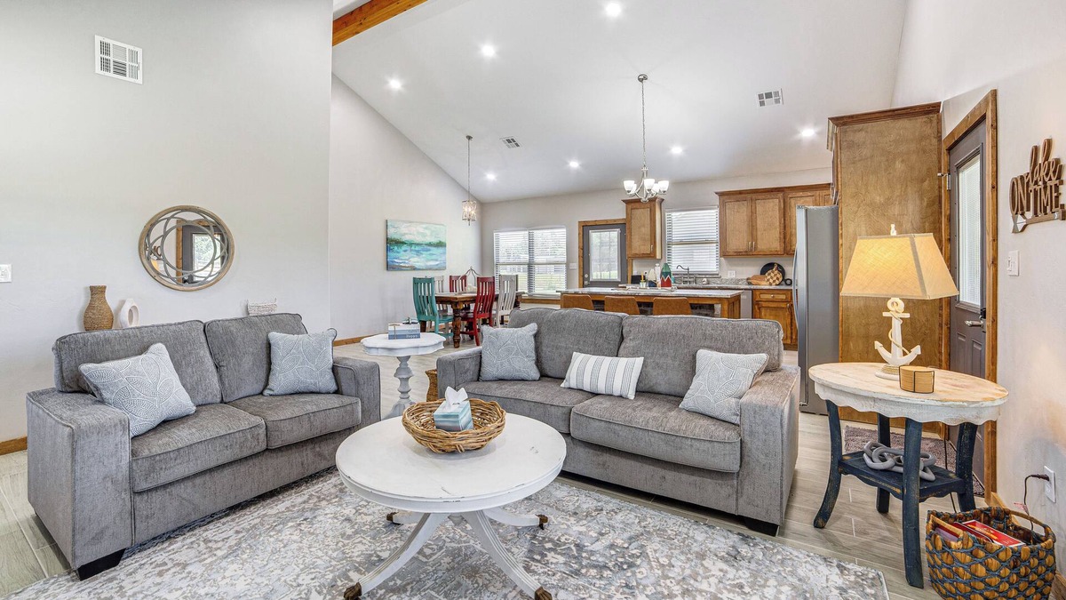 Kingston House | 1 Mi to Lake Texoma: Family Retreat w/Yard