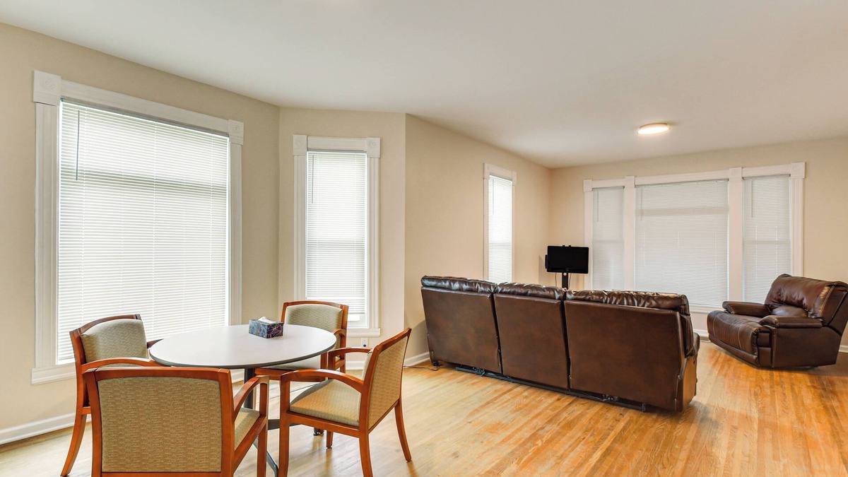 Galesburg Apartment | < 1 Mi to Main St: Quiet Apartment in Galesburg!