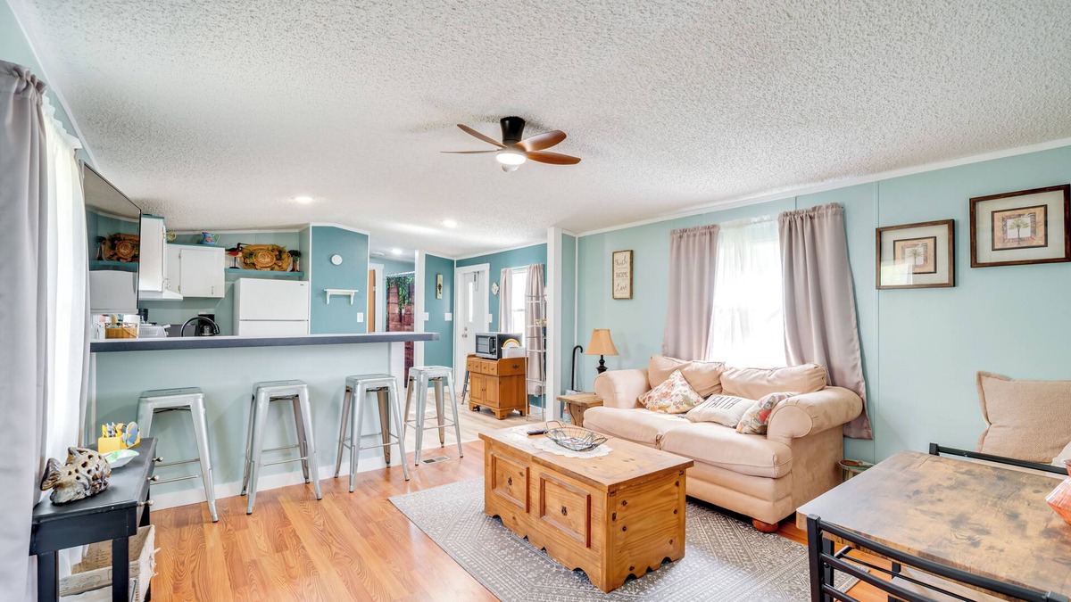 Manattee Road House | 1 Mi to Manatee Springs State Park: Cozy Getaway!