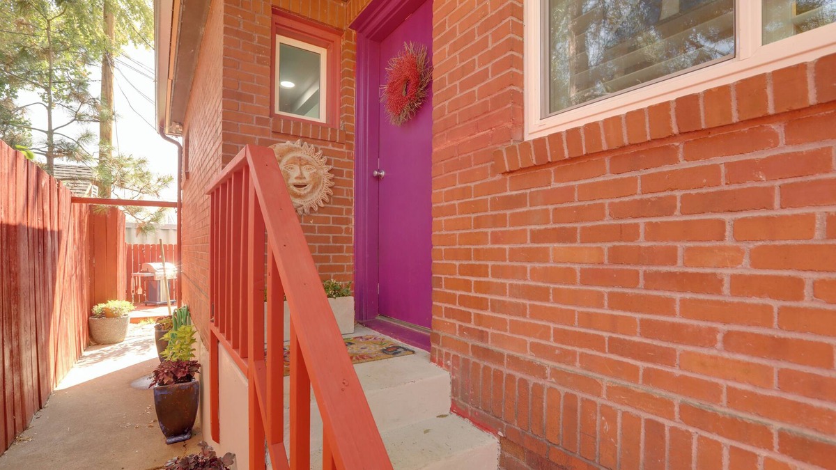 Old Southwest Apartment | < 1 Mi to Midtown: Pet-Friendly Apt in Reno