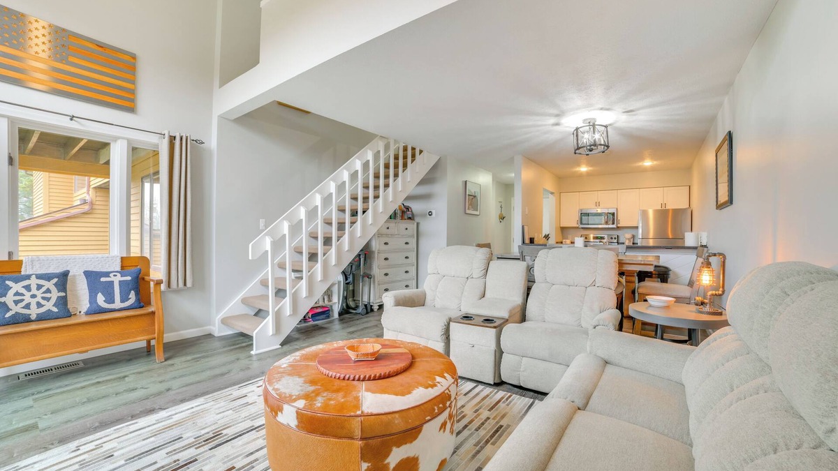 Harbor Springs Condo | 1 Mi to Nubs Nob Ski Resort: Harbor Springs Condo