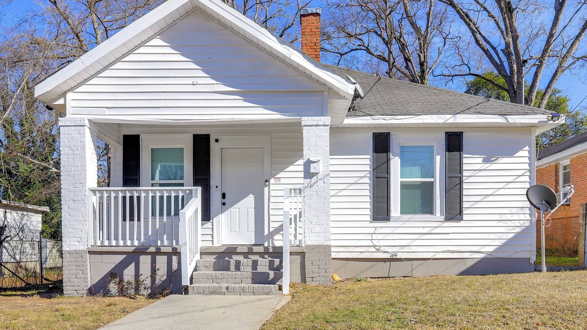 Macon House | 1 Mi to Ocmulgee Mounds: Charming Home w/Yard!