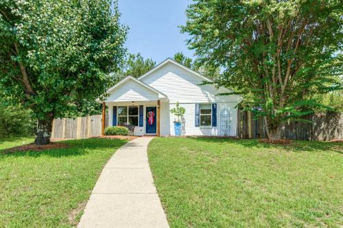 Oxford House | 1 Mi to Ole Miss Pet-Friendly Retreat with Yard