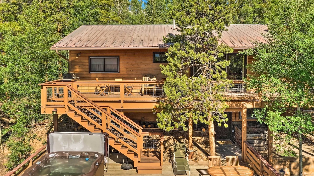 Breckenridge House | 1 Mi to Peak 7: Home w/Hot Tub in Breckenridge!